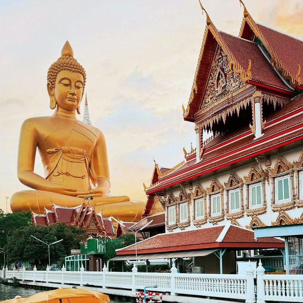 Floating market Wat Paknam